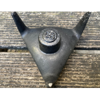 Brutalist gietijzeren kandelaars